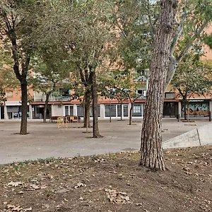 8 Min Walk To The & 10 Min Walk To Convention Centre ! Appartement